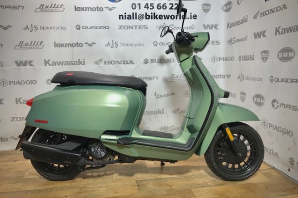 LAMBRETTA v125 v-125 v200 v-200 VESPA Ireland Dublin v-special