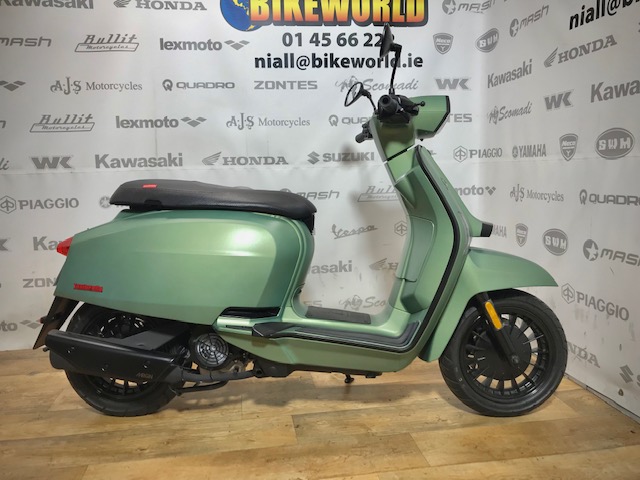 LAMBRETTA v125 v-125 v200 v-200 VESPA Ireland Dublin v-special