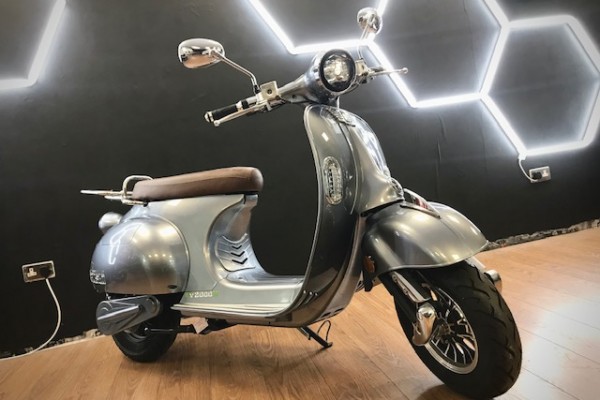 Artisan EV electric moped vespa