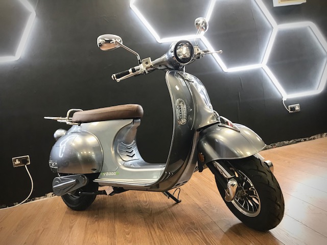 Artisan EV electric moped vespa