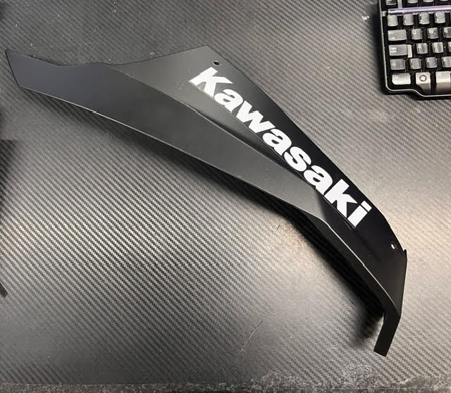 Ninja 400 lower belly pan (RH)